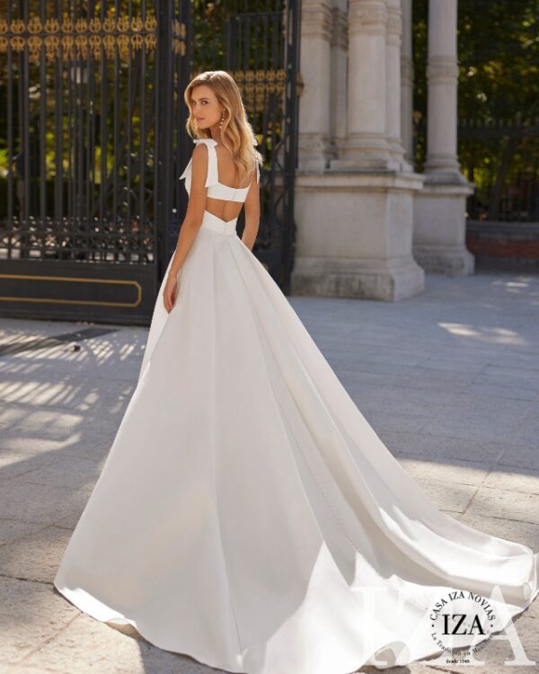 CORTE PRINCESA STACIA